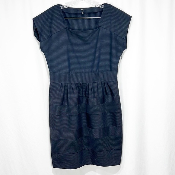 Hugo Boss Darana Dress Navy Blue Pinstriped Size 10 Virgin Wool